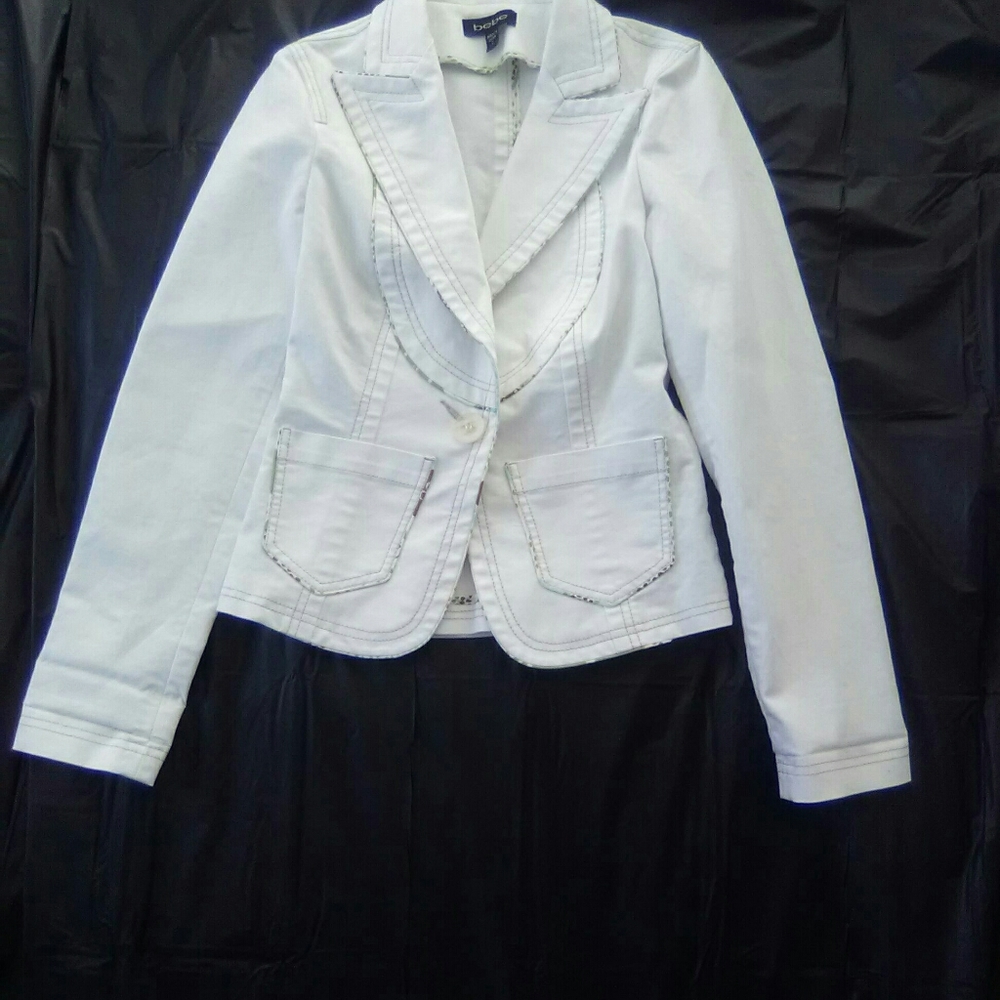 🐑🌻🌼💐bebe Cropped Off-White Blazer